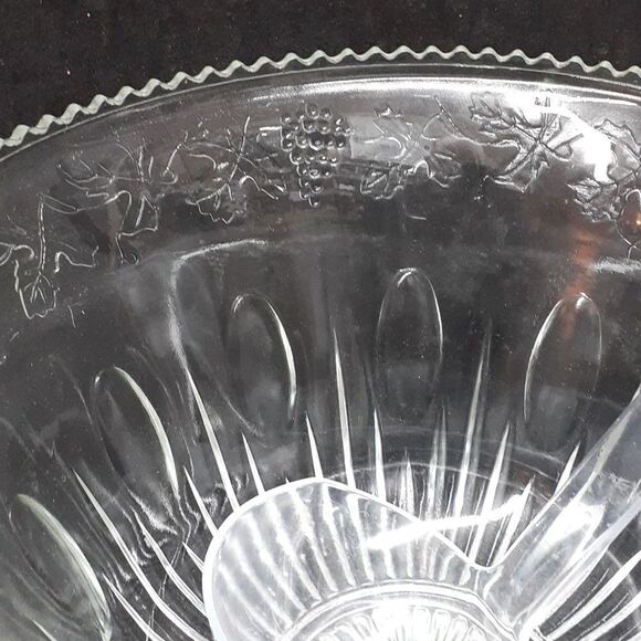 Indiana Glass Clear Punch Bowl Harvest Grapes Fruit Pattern Vintage USA - Picture 2 of 6